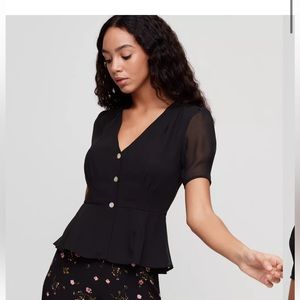 Aritzia Wilfred • Button Down Blouse • Size 4